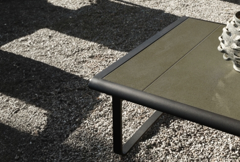 Phoenix-table by simplysofas.in